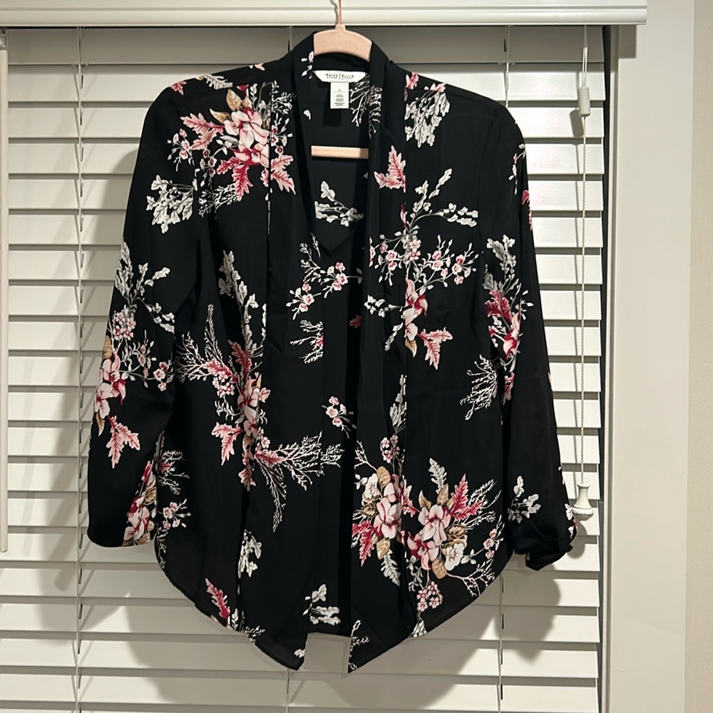 White House Black Market Blouse, size small, never worn.